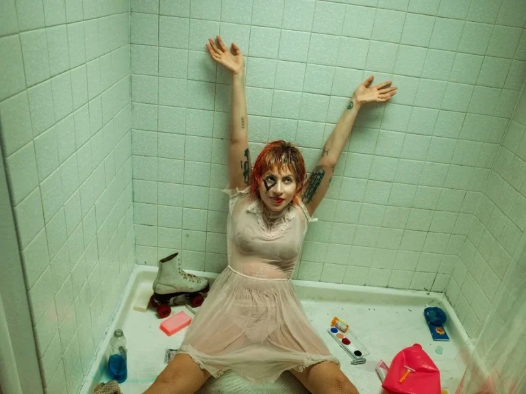 Harlequin: Lady Gaga se s novim albumom vratila jazzu i Broadwayju