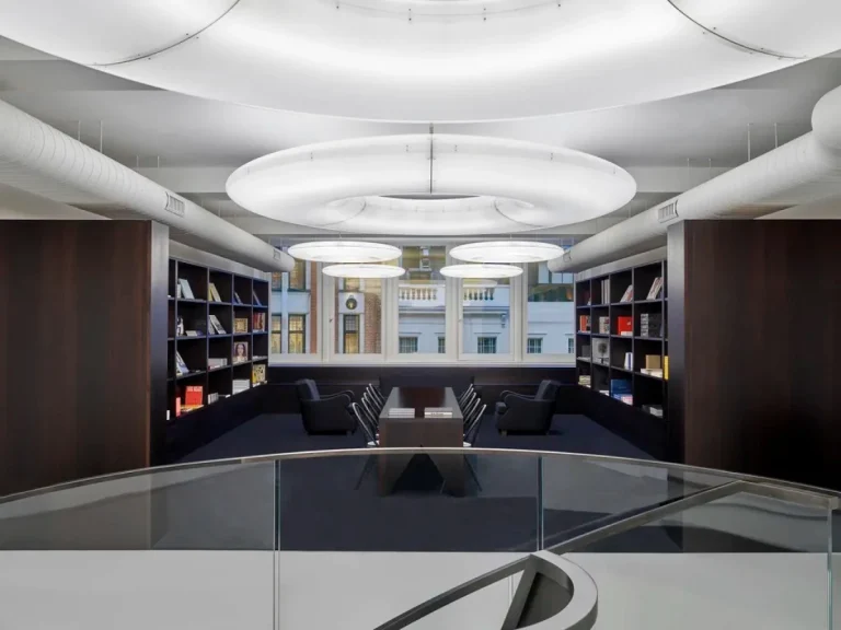 Alaïa otvara kulturnu oazu u svom flagship dućanu u Londonu