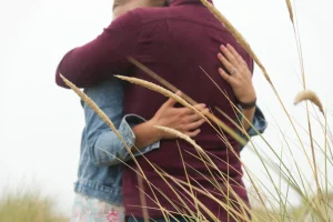 Kako pomoći zajednici nakon nasilja i gubitka?
