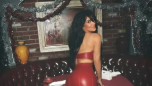 Jeste li čuli božićni hit Santa Baby u izvedbi Kim Kardashian?