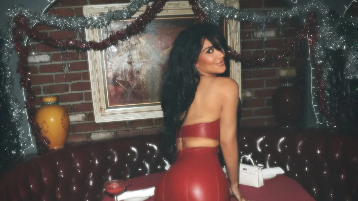 Jeste li čuli božićni hit Santa Baby u izvedbi Kim Kardashian?
