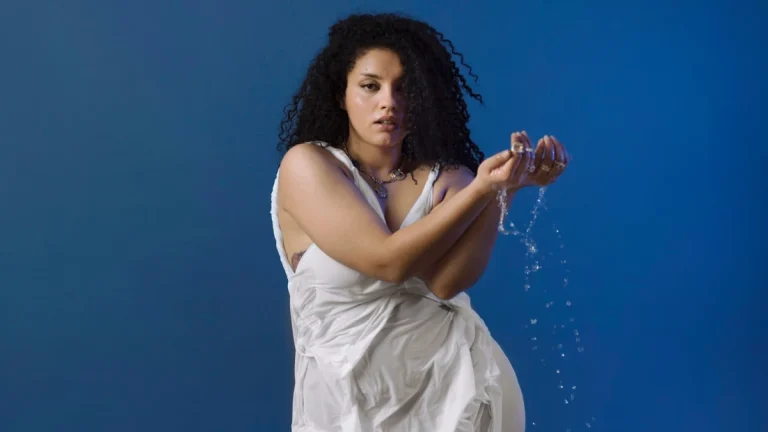 Veliki godišnji horoskop Vodenjaku donosi nove izazove u 2025.!