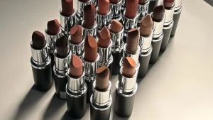 MAC vraća legendarne nijanse ruževa iz devedesetih! | Elle