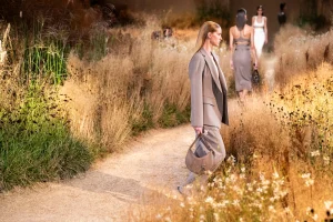 Birkin couture: Ulazi li Hermès u arenu visoke mode?