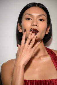 Znamo koji oblici noktiju će obilježiti 2025. godinu