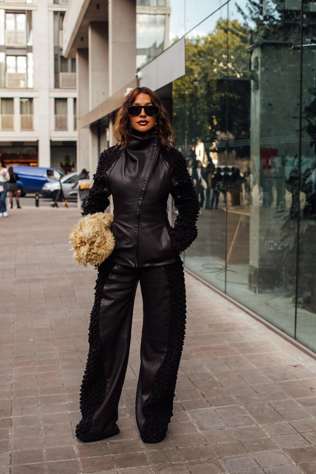 Top 6 kožnih hlača koje daju “ono nešto” svakom zimskom outfitu