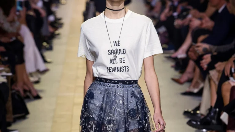 Mora li moda uvijek izabrati političku stranu? | Elle