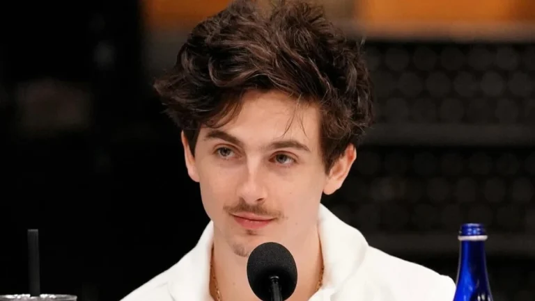 Što rade Timothee Chalamet i njegovih 7 dvojnika? | ELLE
