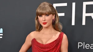 Taylor Swift posvetila zanimljiv detalj Travisu | ELLE