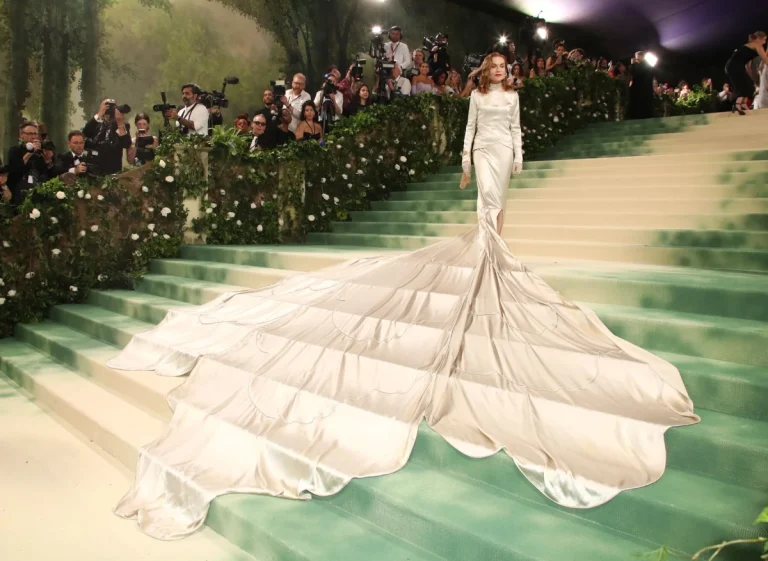 Stiže novi vampirski film s Isabelle Huppert | ELLE