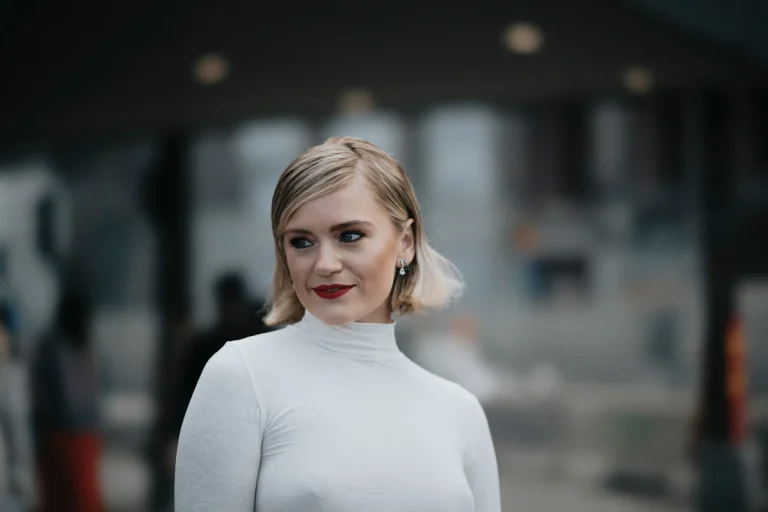 Odlične frizure za kratku kosu koje savršeno ističu lice | ELLE