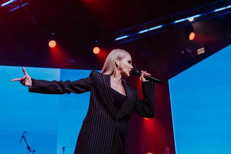 Jelena Rozga oduševila u McQueen odijelu: Izdvajamo još nekoliko omiljenih izdanja poznate pjevačice