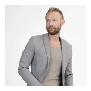 Saša Lozar prestavio pjesmu Tvoj dio neba | ELLE