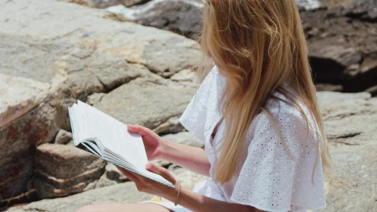 Pet laganih i zaraznih knjiga za povratak čitanju! | ELLE