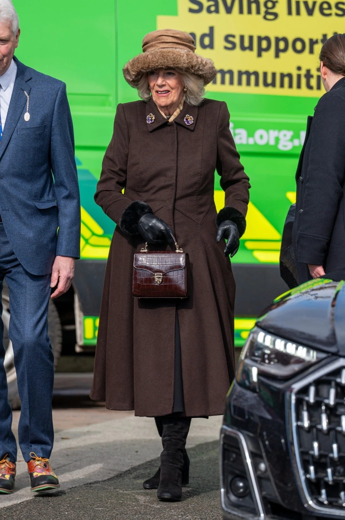 Pronašli smo torbe koje obožavaju kraljevske dame i to u pola cijene!