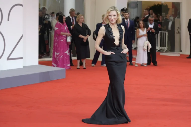 Oduševila nas je Cate Blanchett u Armani haljini | ELLE