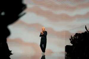 Preminuo je Giorgio Armani | ELLE