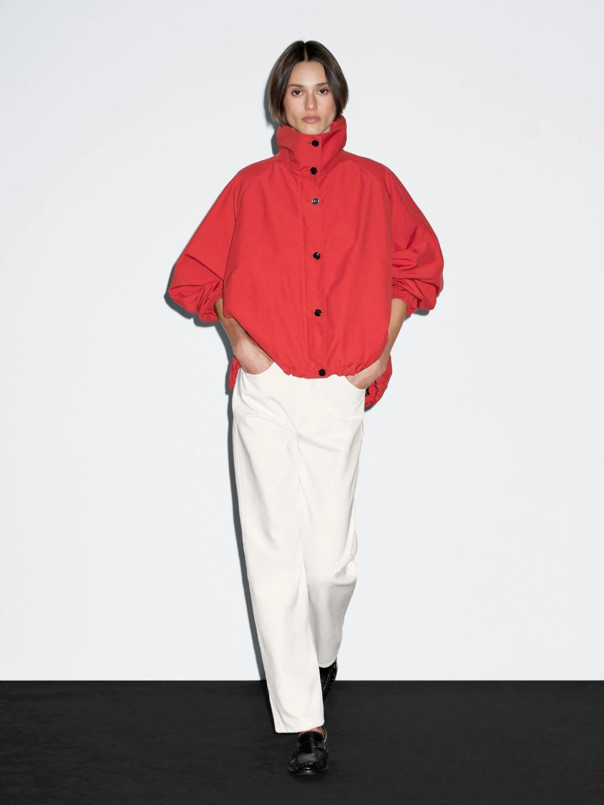 Elle Wishlist: Ova Massimo Dutti bomber jakna s visokim ovratnikom jako je Phoebe Philo coded