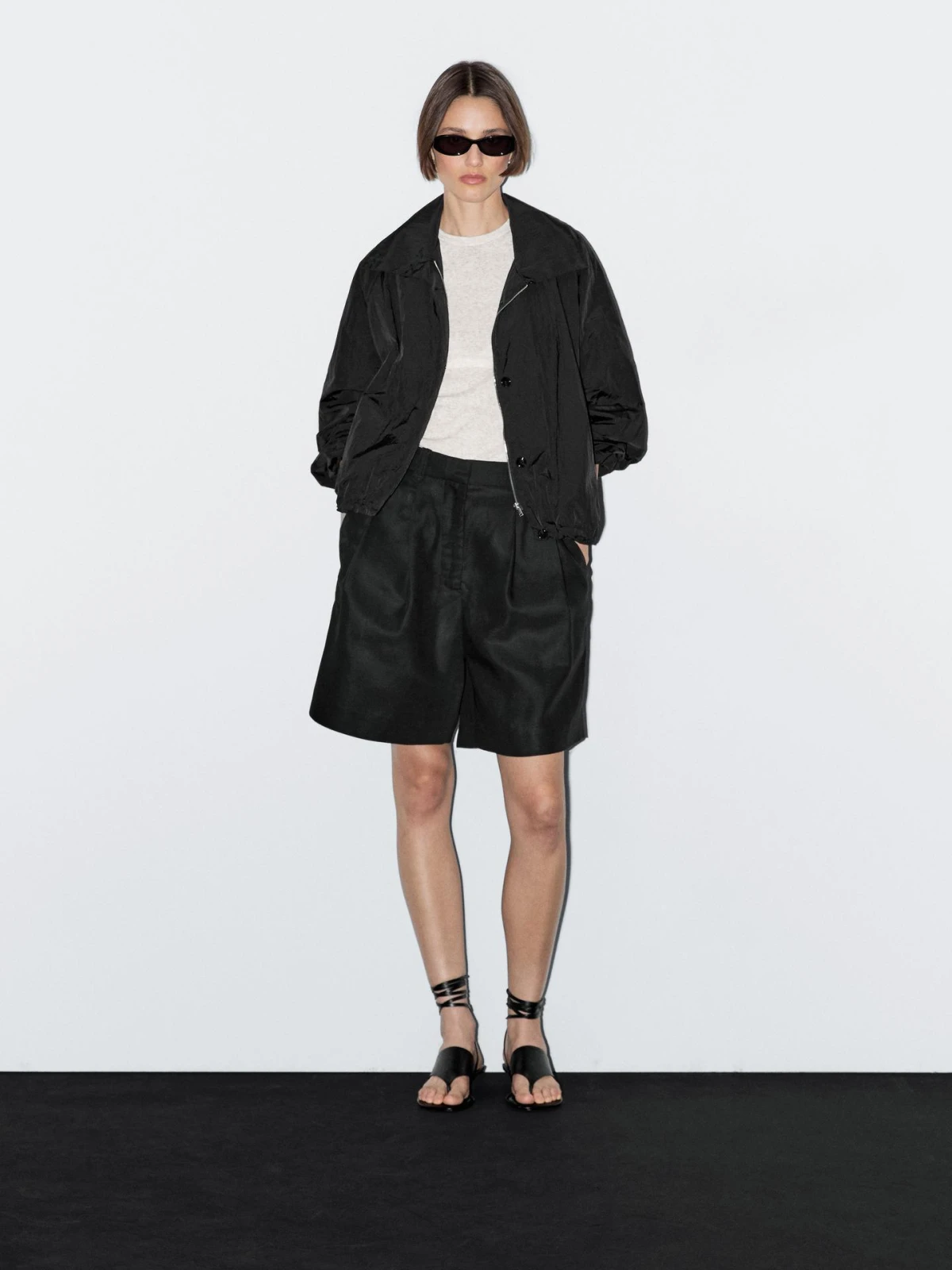 Elle Wishlist: Ova Massimo Dutti bomber jakna s visokim ovratnikom jako je Phoebe Philo coded