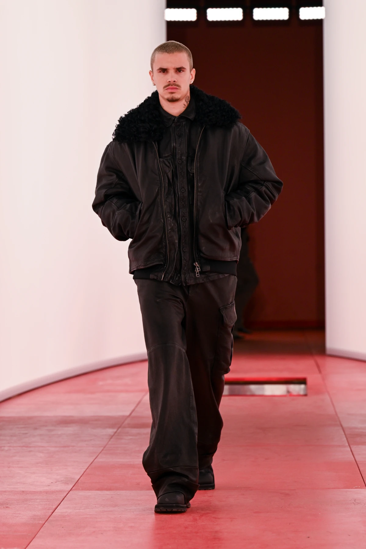 Romeo Beckham, Alex Consani i Lola Young oduševili na modnoj pisti H&amp;M&amp;180 revije