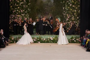 Kako se Richard Quinn približio statusu glavnog britanskog couturiera?