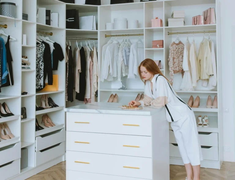 Kako praktično organizirati ormar? I ELLE