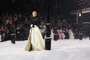 Tjedan mode u Londonu: Vrhunac mračne romantike | ELLE