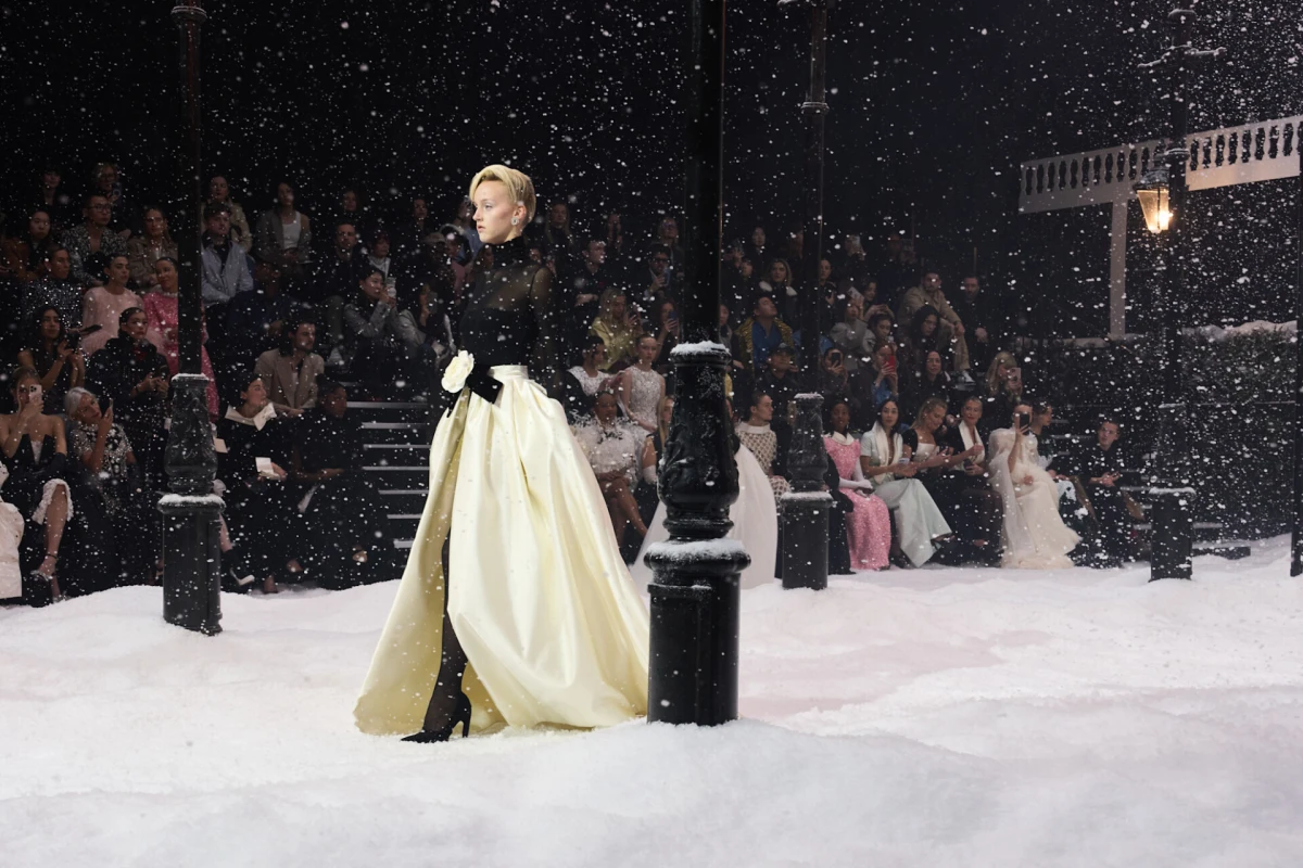 Tjedan mode u Londonu: Vrhunac mračne romantike