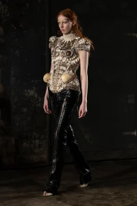 Kako je Dilara Findikoglu pobijedila modnu scenu? | ELLE