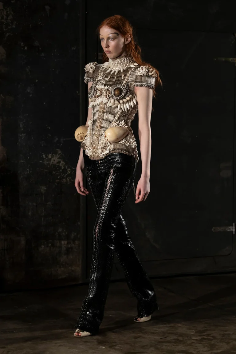 Kako je Dilara Findikoglu pobijedila modnu scenu? | ELLE