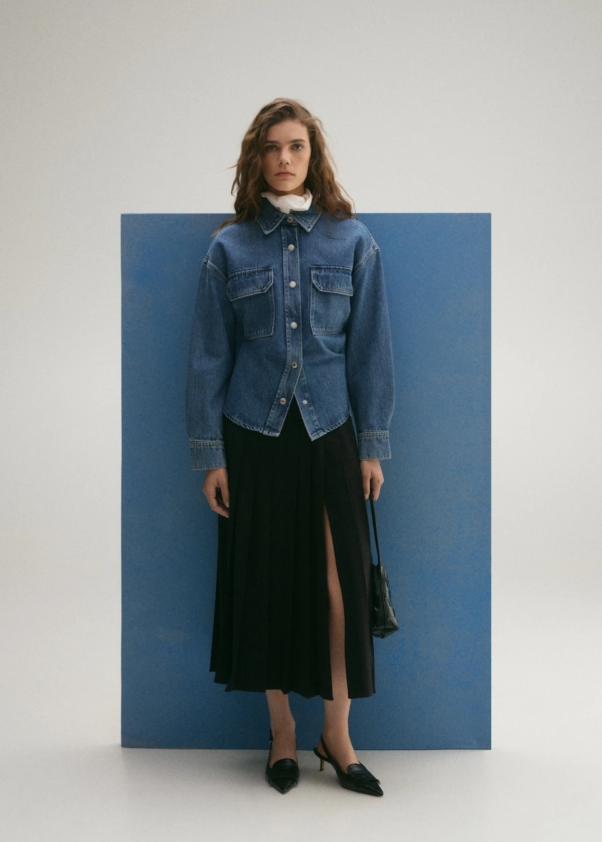 Elle Wishlist: Mango ima odličnu košulju od trapera koju želimo