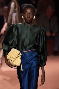 Fendi 100: Torbe koje su obilježile spektakularnu reviju