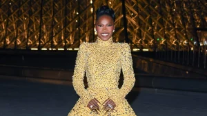 Look Dana: Doechii na Louvre Gali | ELLE