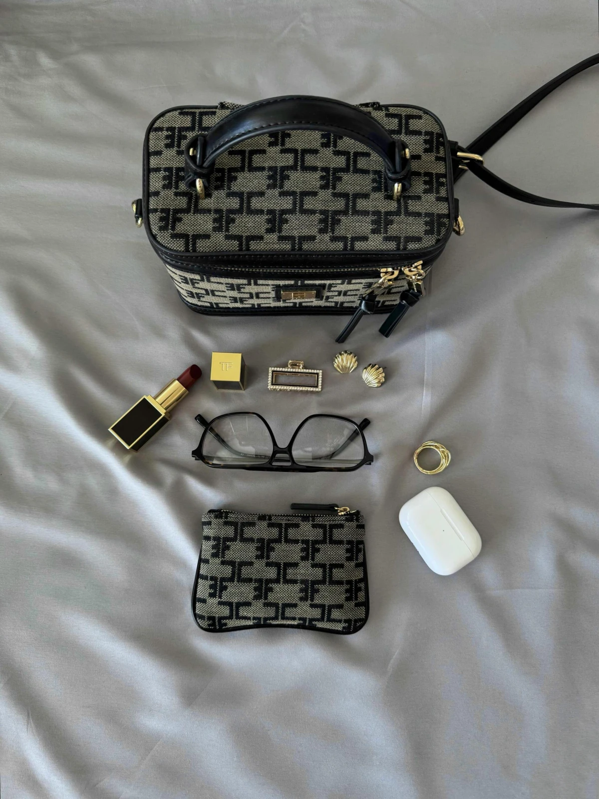 Otkrili smo kako izgleda ljetna njega kože i šminka naših omiljenih it djevojaka