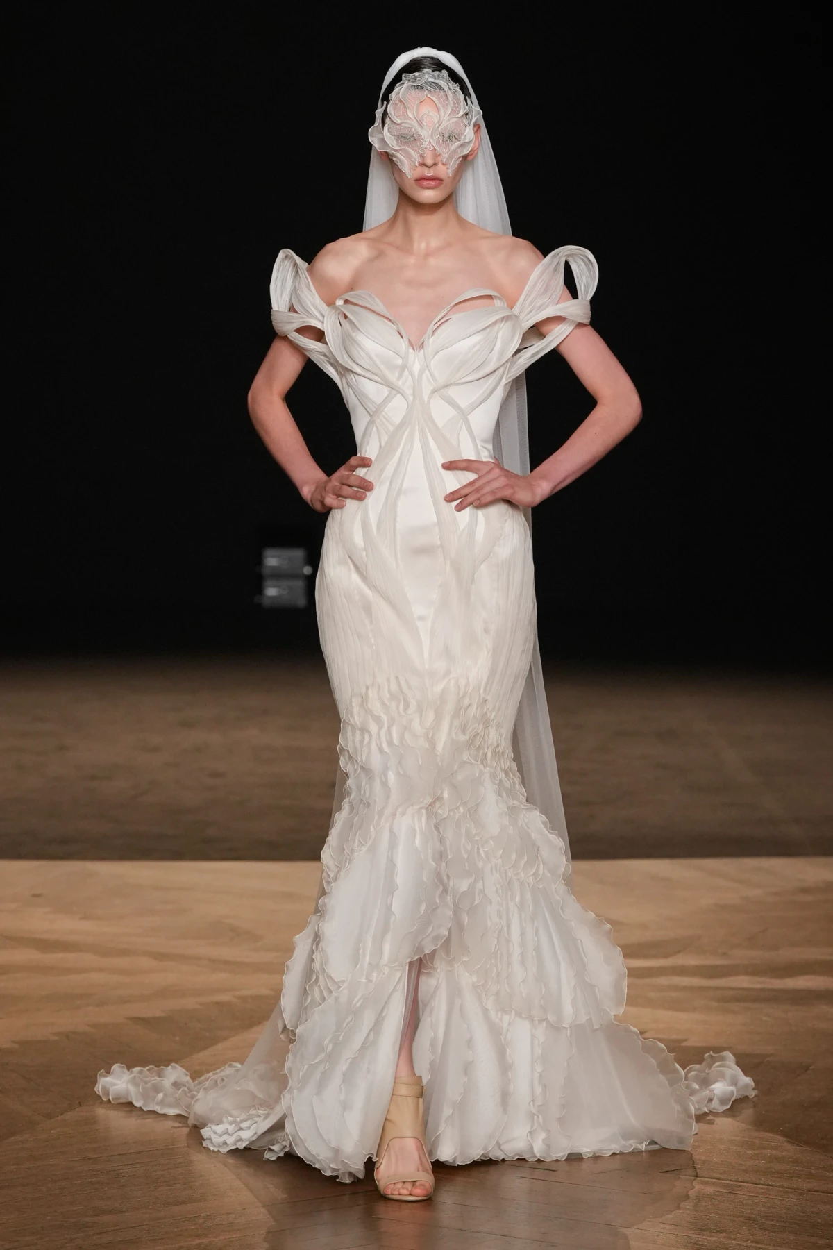 iris van herpen fw25 couture