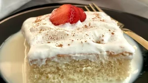 Recept za trileće s kokosom i jagodama by Meri Goldašić | ELLE