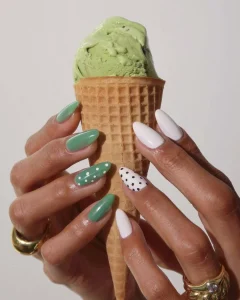 Trikovi uz koje će vam manikura ostati postojana i u ljetnim mjesecima