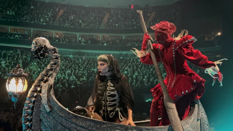 Lady Gaga na Mayhem turneji ima odlične kostime | ELLE