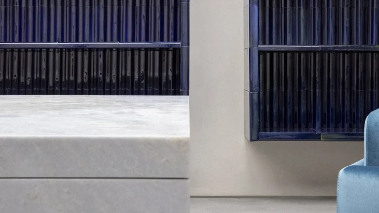 Zavirite u interijer prve Saint Laurent trgovinu u Napulju | ELLE