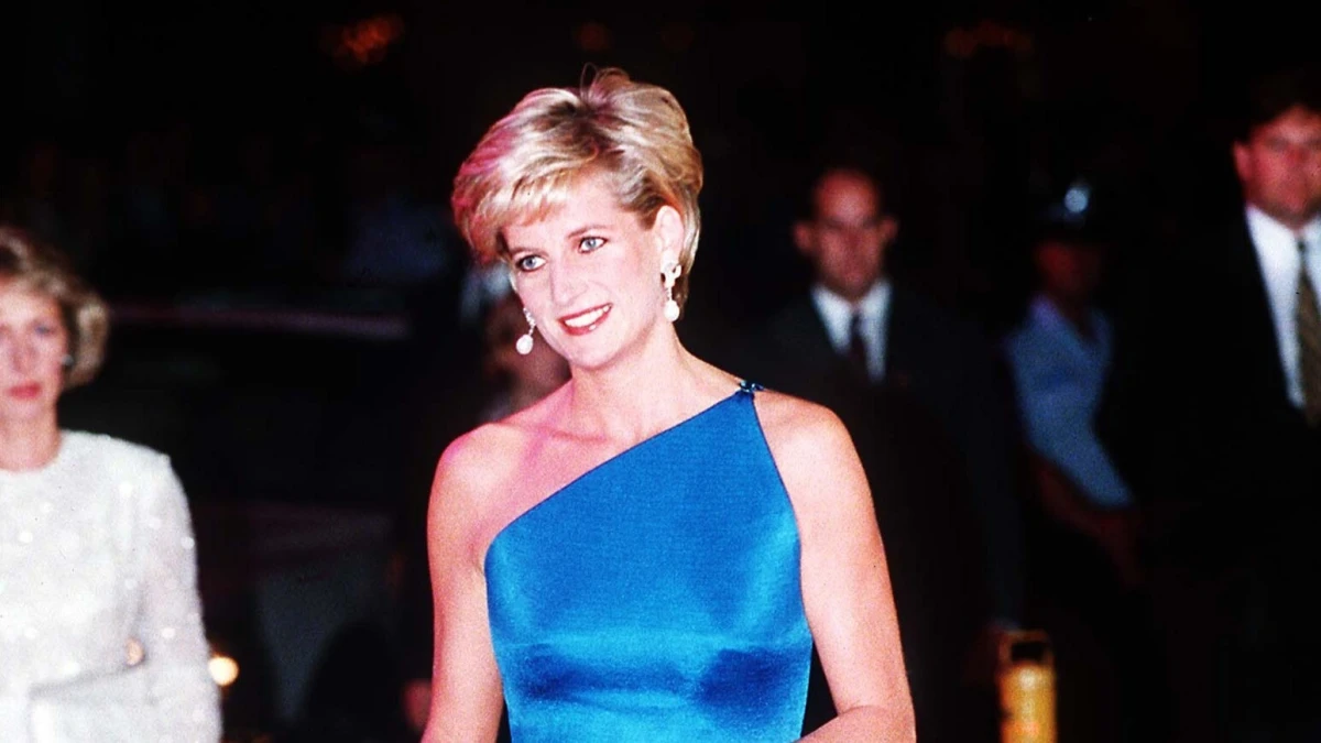 Versace haljina princeze Diane izložena u Londonu