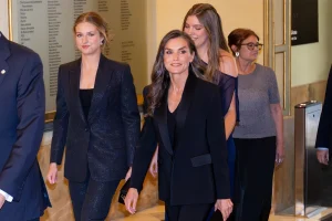 Elle Royal: Majka i kći zablistale u elegantnim odijelima na svečanosti u Španjolskoj