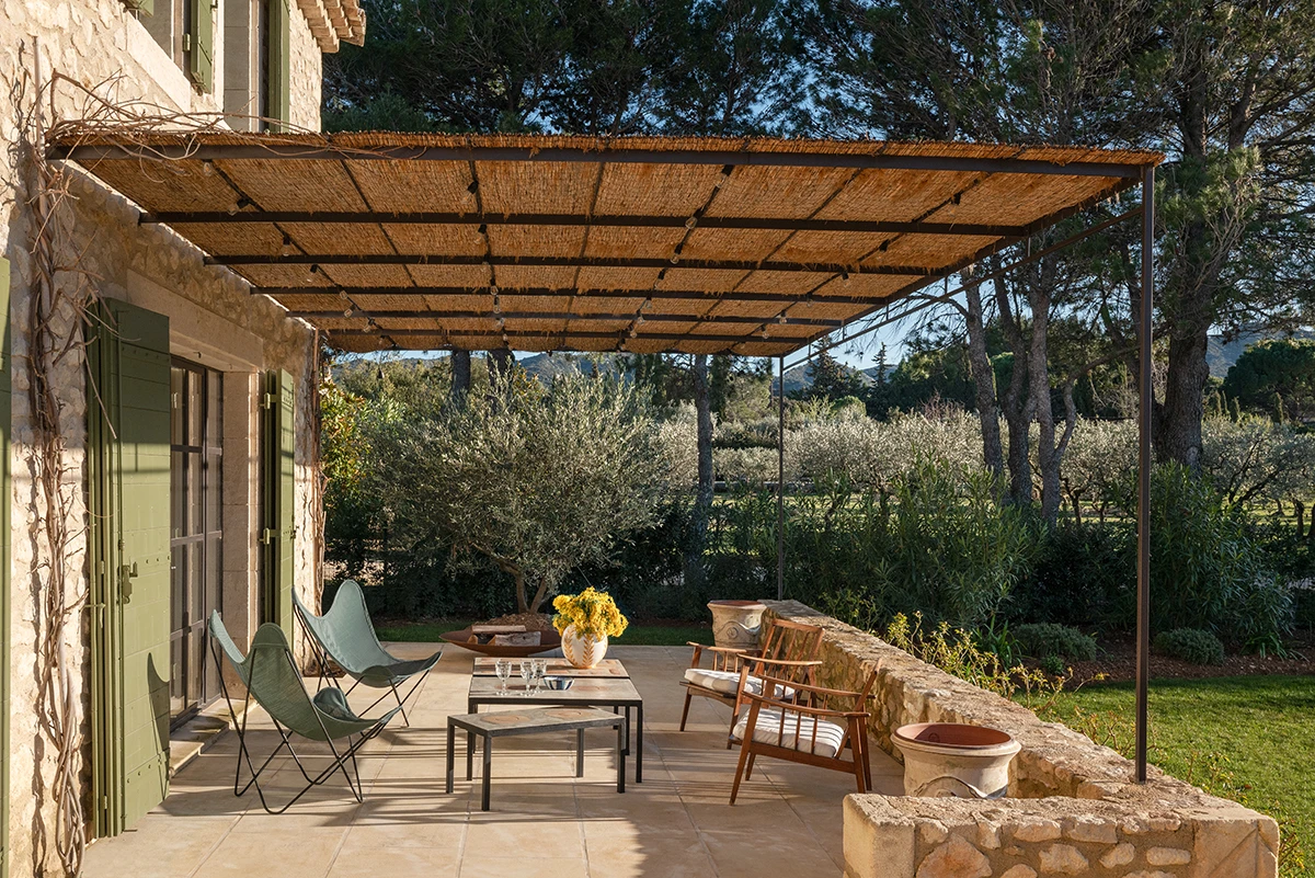 Cover tema Elle Decorationa podsjeća nas da Savršena Siesta može trajati cijelu godinu