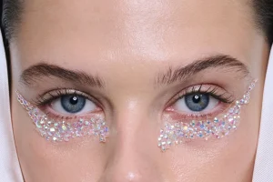 Kako ispravno koristiti okoloočnu kremu? | ELLE