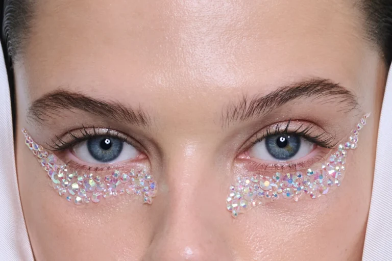 Kako ispravno koristiti okoloočnu kremu? | ELLE