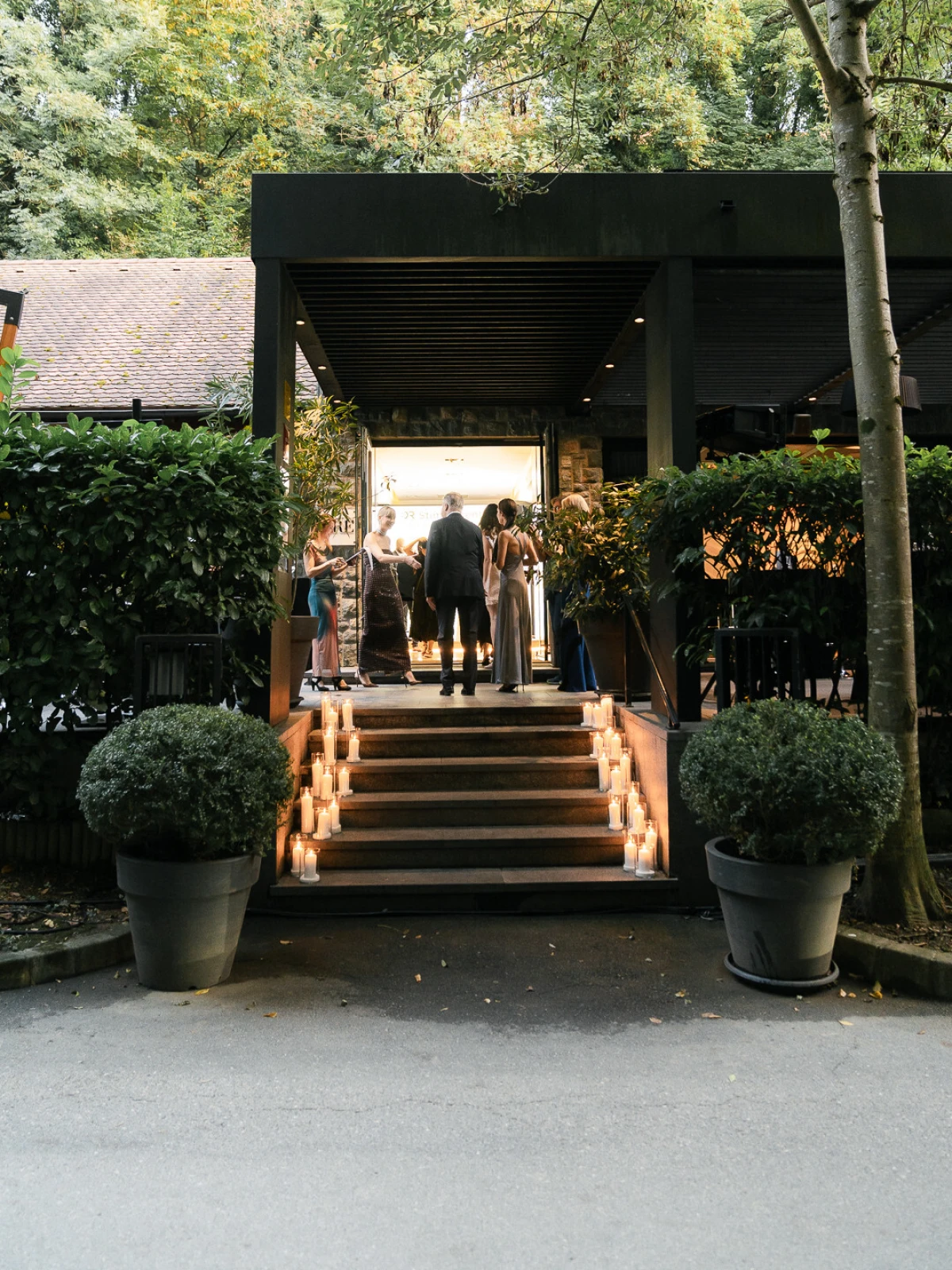 Pogledajte tko je sve zablistao na glamuroznoj Štimac White Pearl gali!