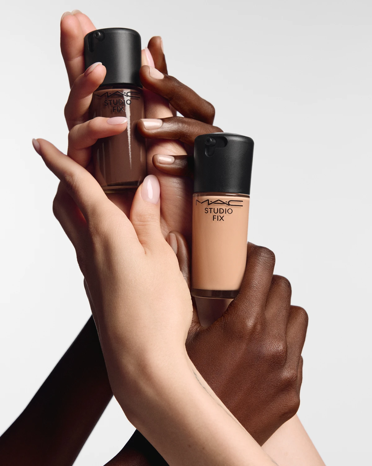 “I Only Wear M·A·C” – jer ponekad je dovoljan samo savršen ten