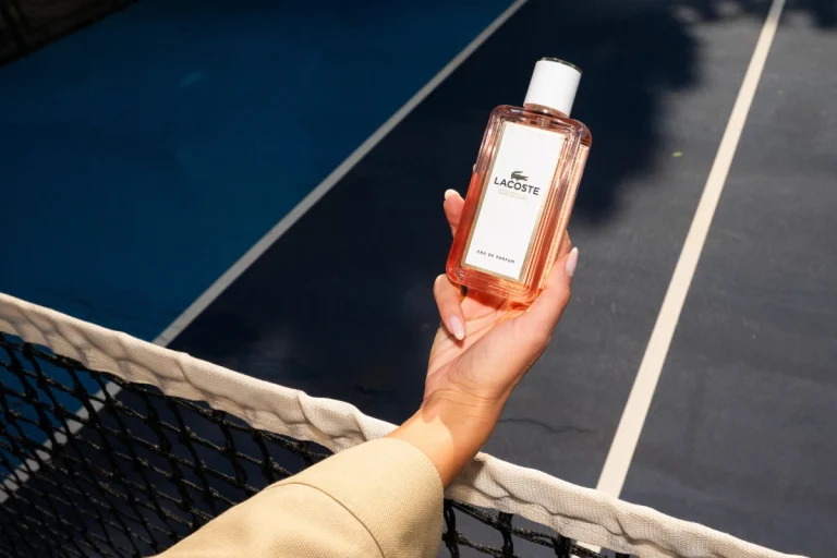 Novi Lacoste parfem predstavljen u tenniscore stilu | ELLE