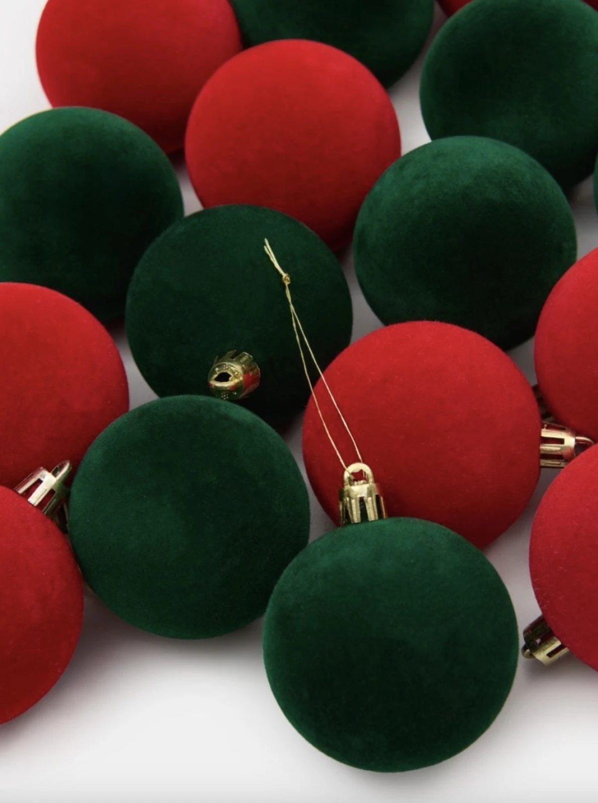 Božićni maksimalizam: Sinsay ove godine ima najšareniju kolekciju dosad!