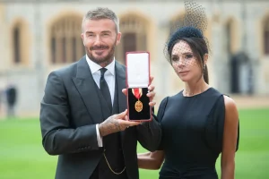 David Beckham prvi je nosio muško odijelo od Victorije Beckham | ELLE