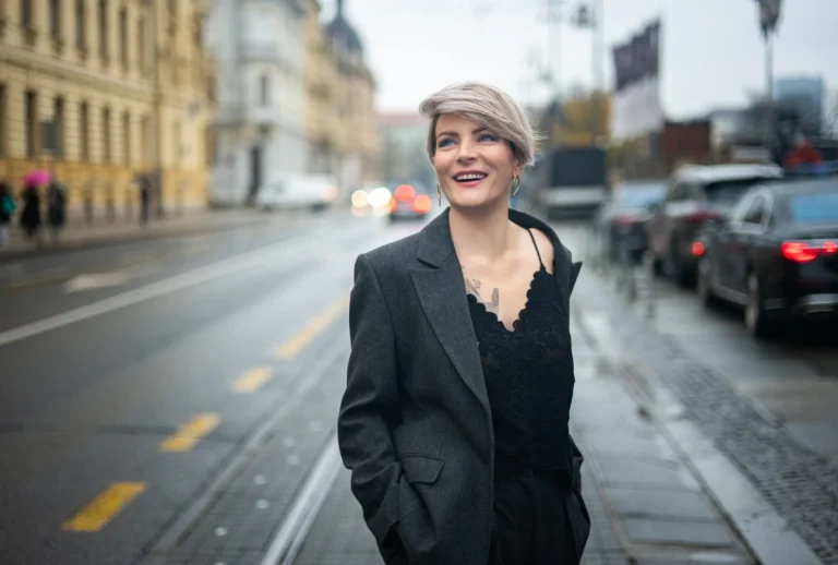 Brže ne može: Andrea Buča vraća dušu željeznici u putopisu kroz Slavoniju